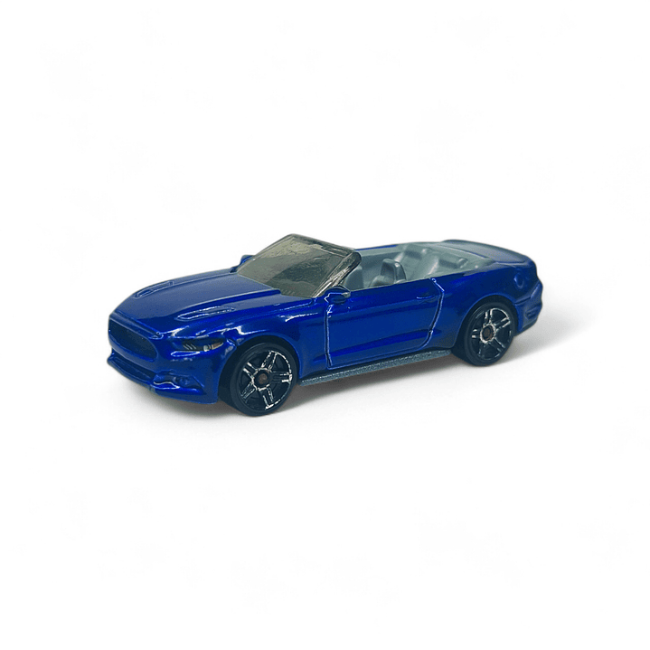 Ford Mustang GT Convertible A Escala 1:64 (Usado) 1