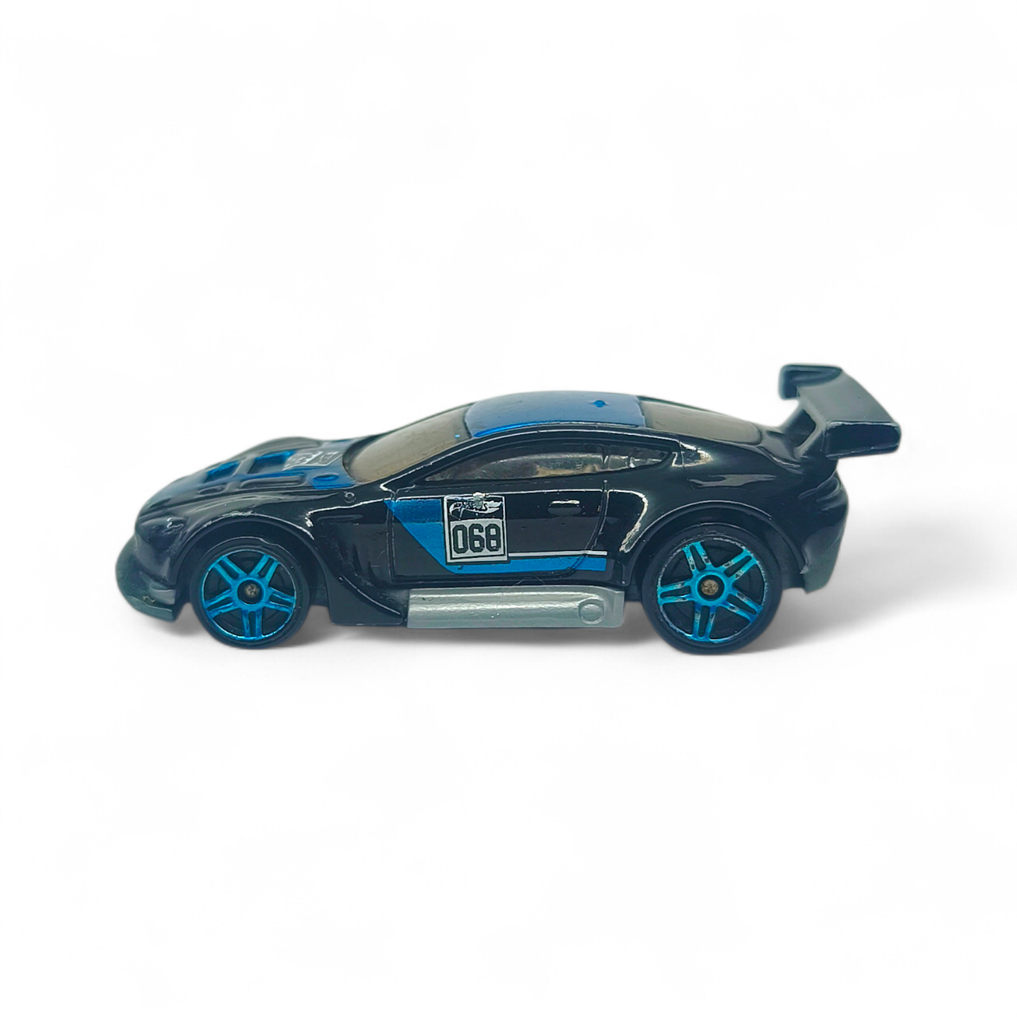 Aston Martin Vantage Gt3 A Escala 1:64 (Usado) 2