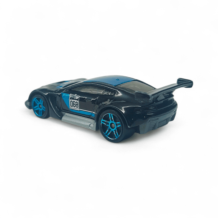 Aston Martin Vantage Gt3 A Escala 1:64 (Usado) 3