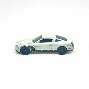 Ford Mustang Gt 2010 A Escala 1:64 (Para Restaurar)
