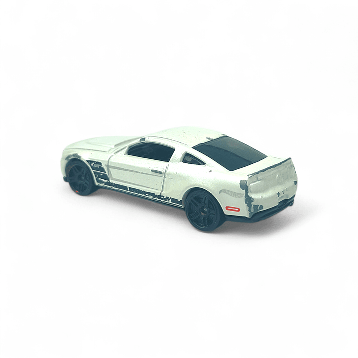 Ford Mustang Gt 2010 A Escala 1:64 (Para Restaurar) 3