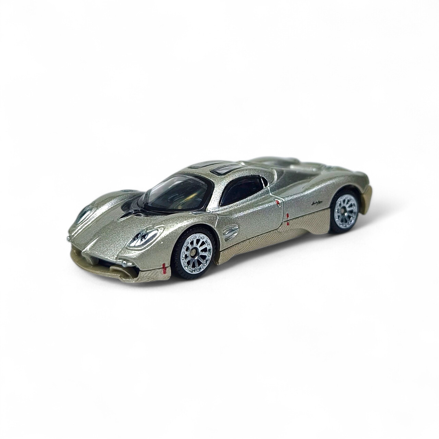 Pagani Utopia A Escala 1:64 Premium 1