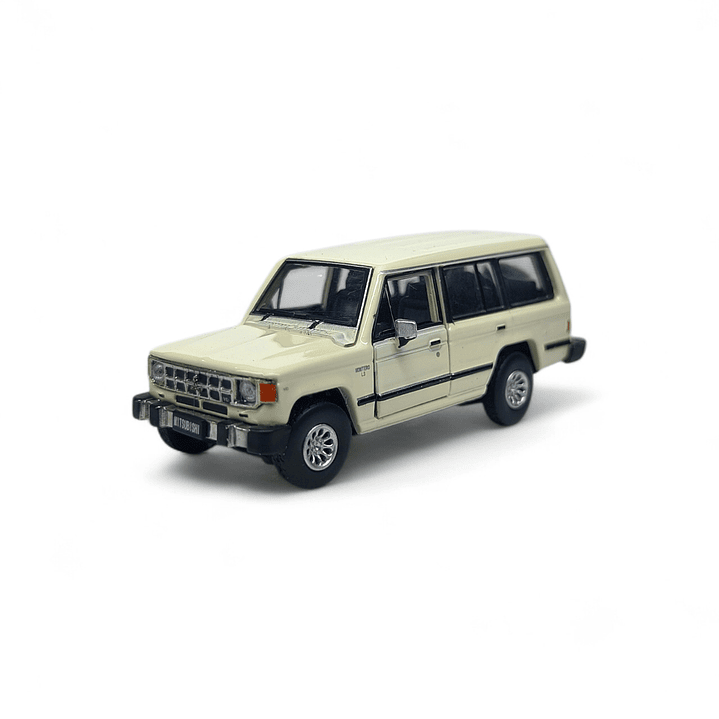 Mitsubishi Montero A Escala 1:64 Con Partes Intercambiables 1