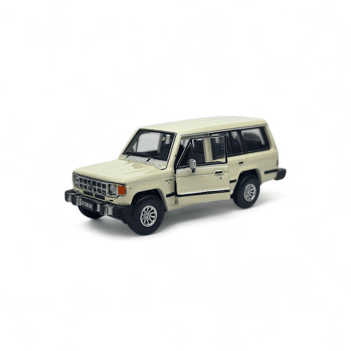 Mitsubishi Montero A Escala 1:64 Con Partes Intercambiables 4