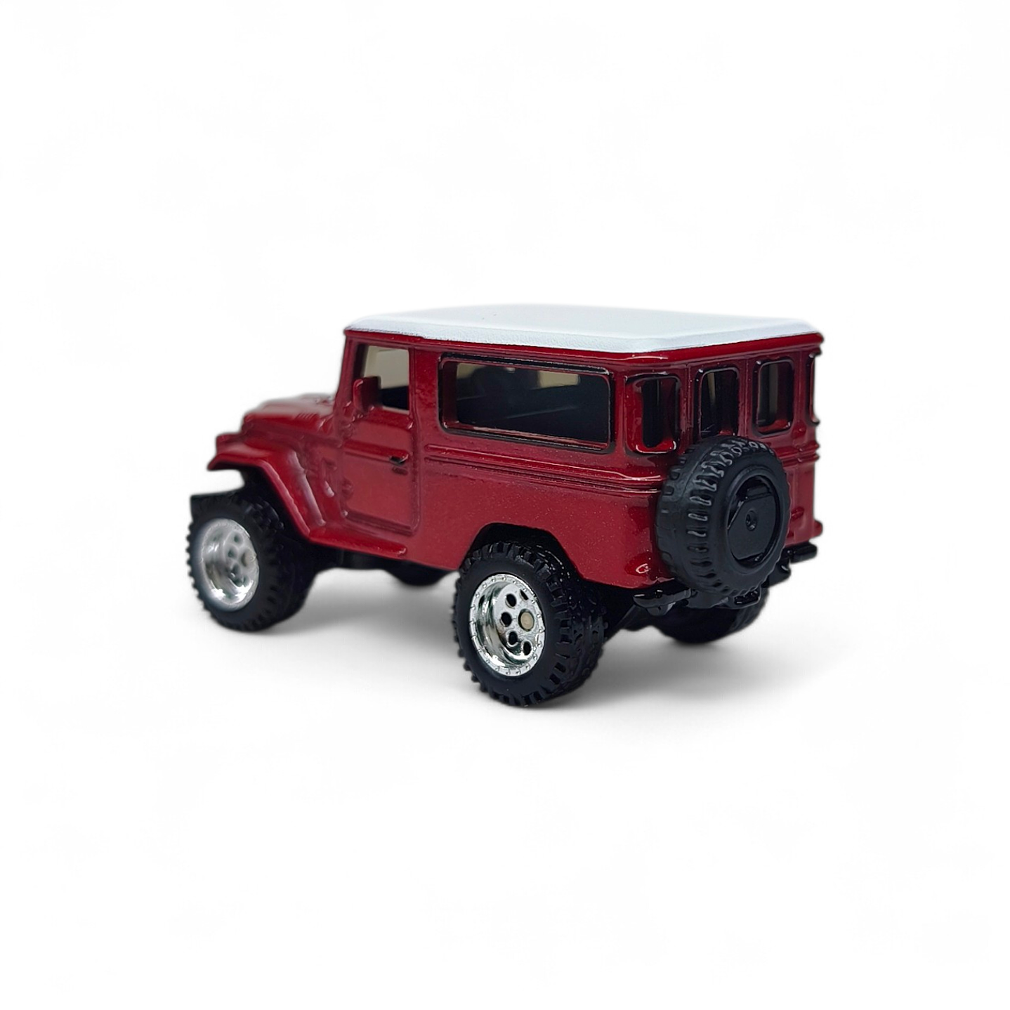 Toyota Land Cruiser Fj43 A Escala 1:64 3