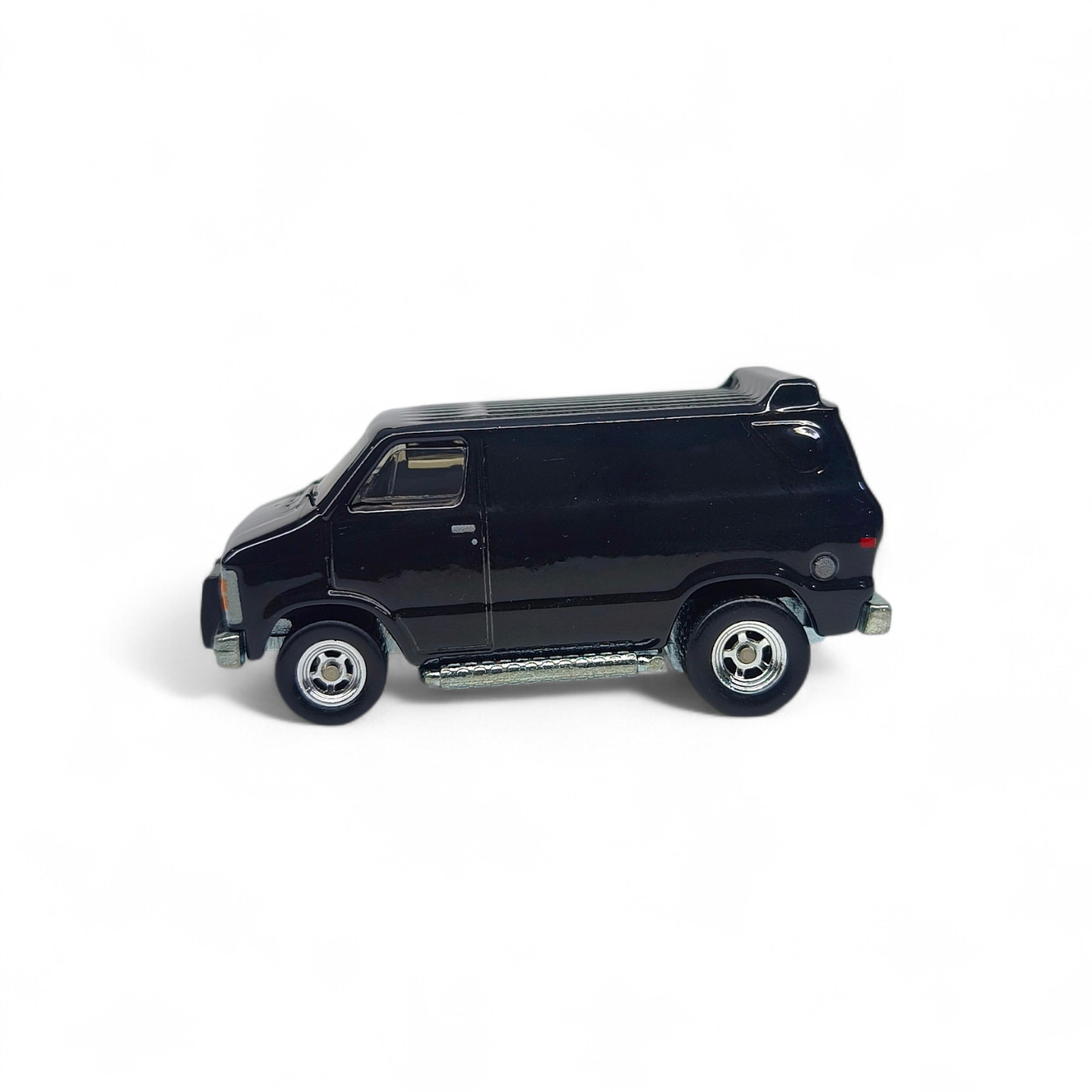 Dodge Ram Van 1979 A Escala 1:64 2