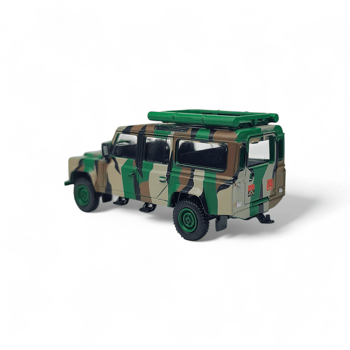 Land Rover Defender 110 A Escala 1:64  Ejercito Malasio 3