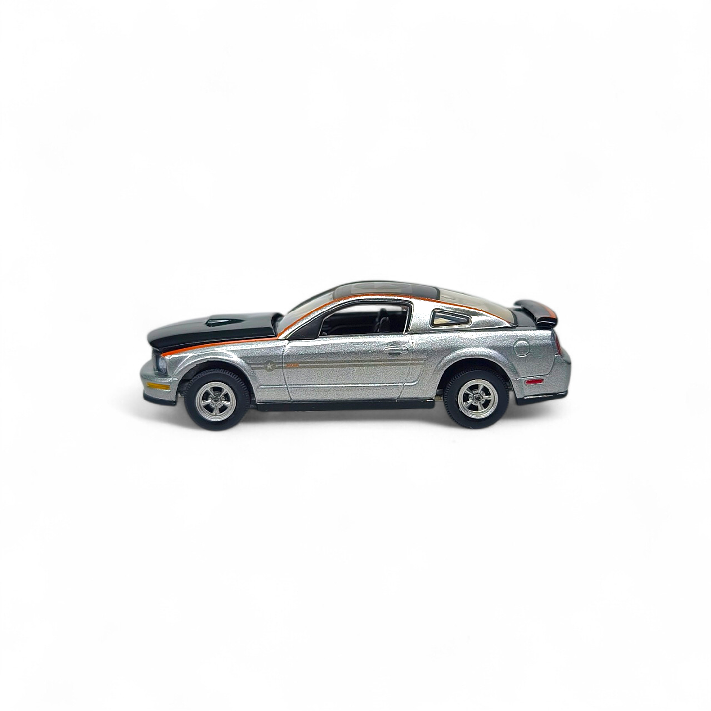 Ford Mustang AV8R 2009 A Escala 1:64 2