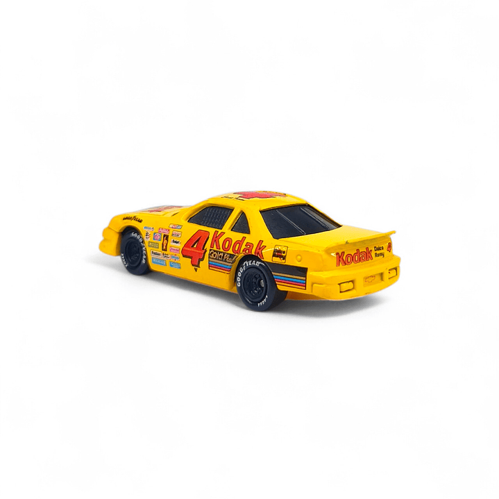 Nascar Road Champs #4 Chevrolet Lumina 1992 A Escala 1:64 (Usado) 3