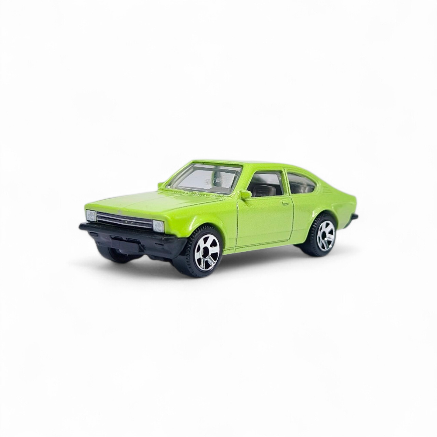 Opel Kadett Coupe A Escala 1:64 1