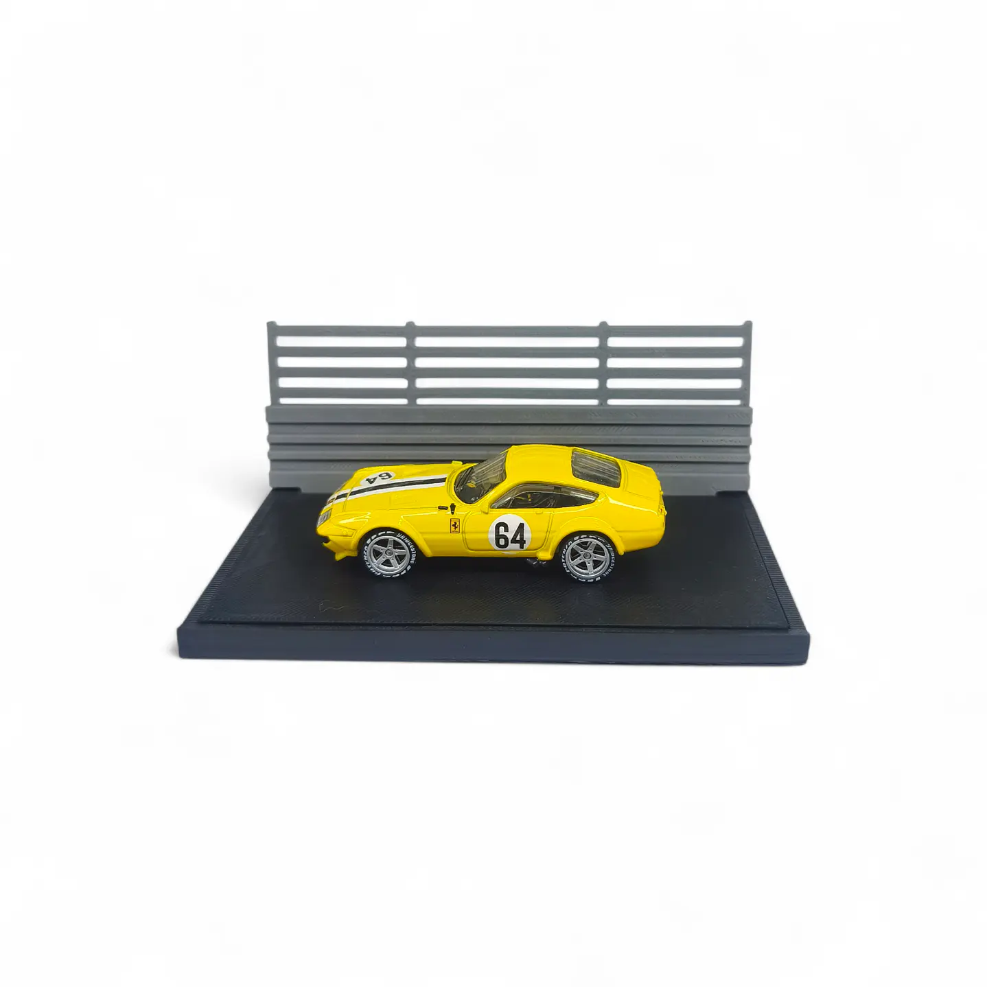 Ferrari 365 GTB Custom A Escala 1:64 10