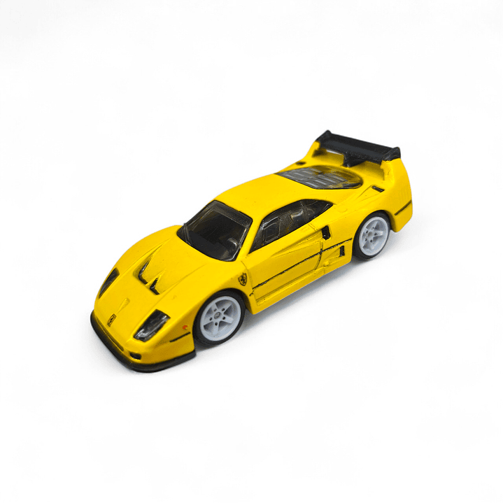 Ferrari F40 Competizione Custom A Escala 1:64 4