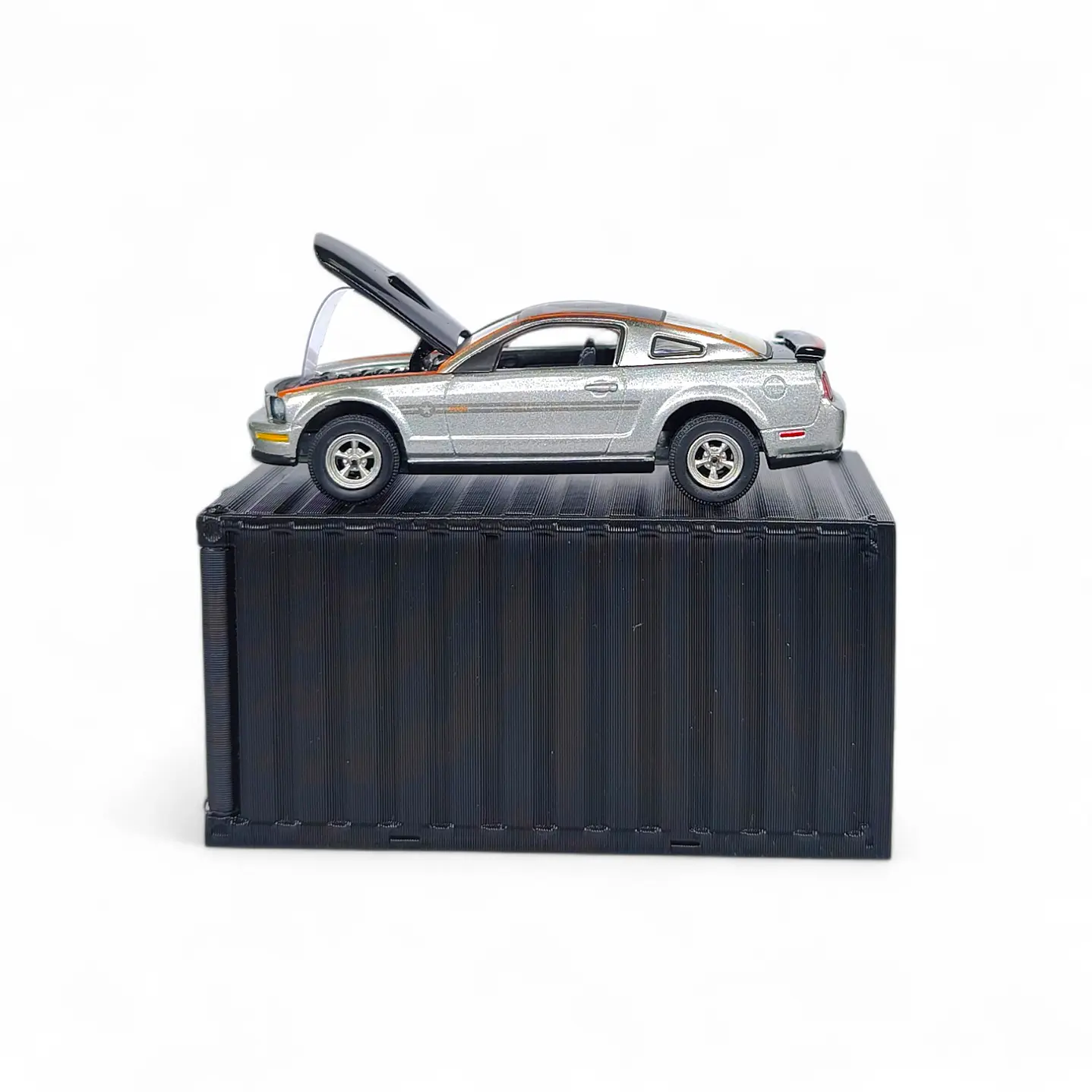 Ford Mustang AV8R 2009 A Escala 1:64 8