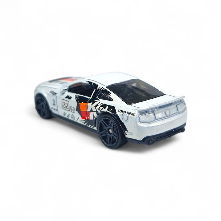 Shelby Mustang Gt500 2010 A Escala 1:64 (Usado) 3