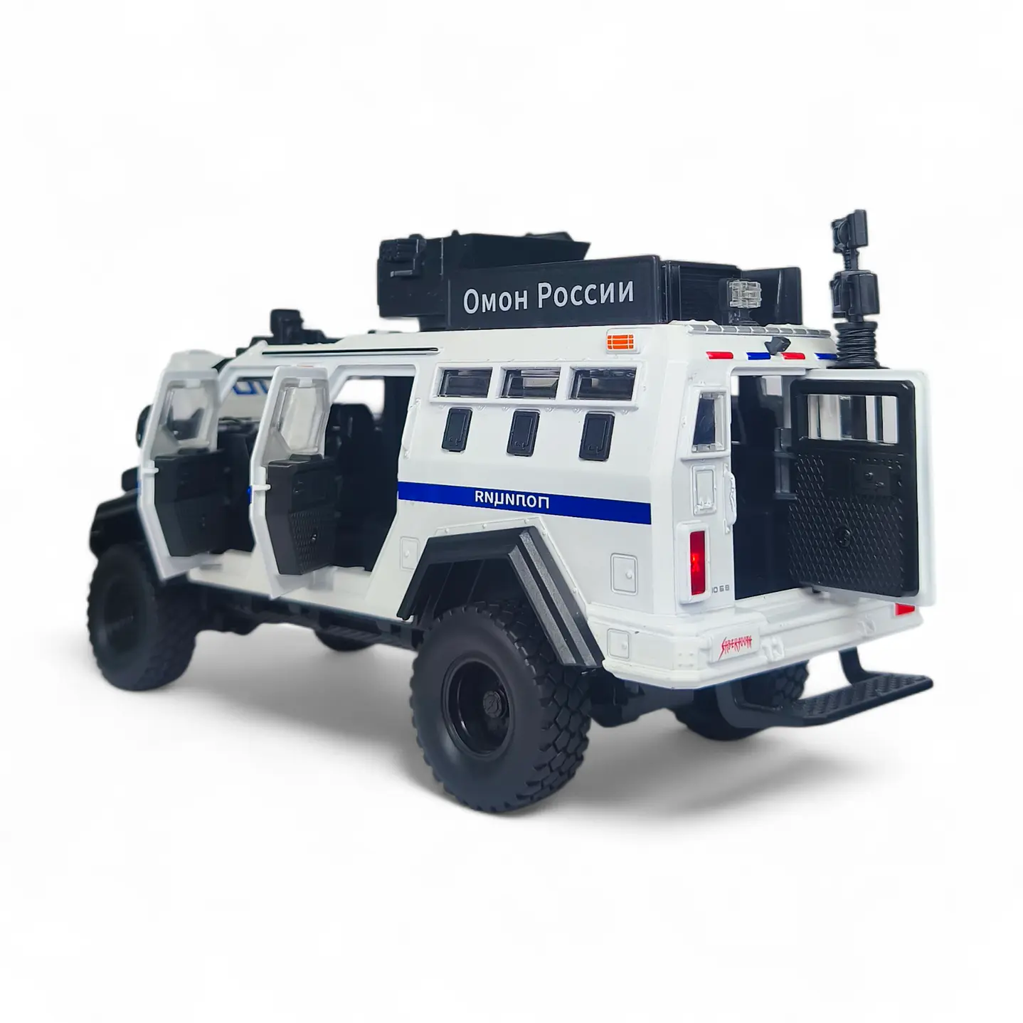 Camion Blindado De La Policia A Escala 1:24 3