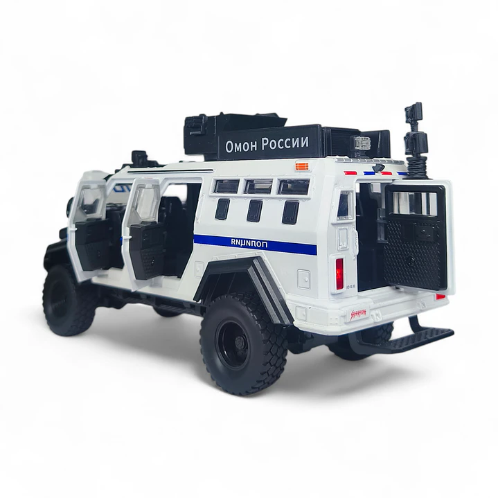 Camion Blindado De La Policia A Escala 1:24 3