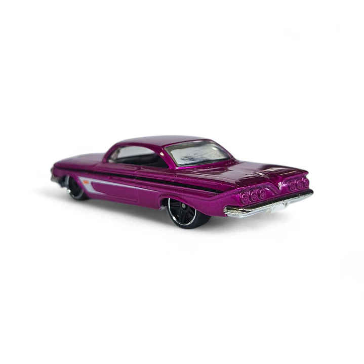 Chevrolet Impala 1961 A Escala 1:64 3
