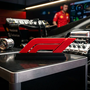 Escultura Logo De La Formula Uno