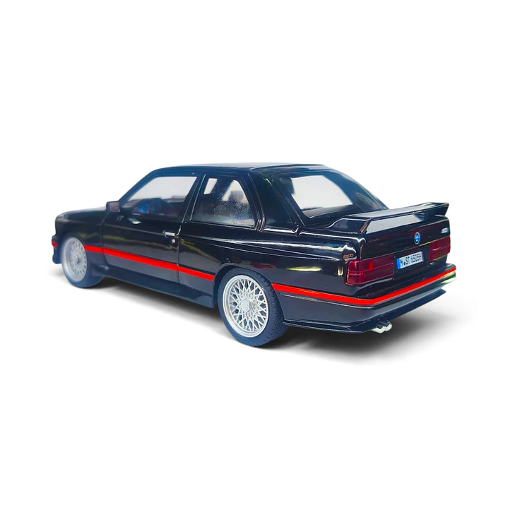 BMW M3 E30 A Escala 1:24 8