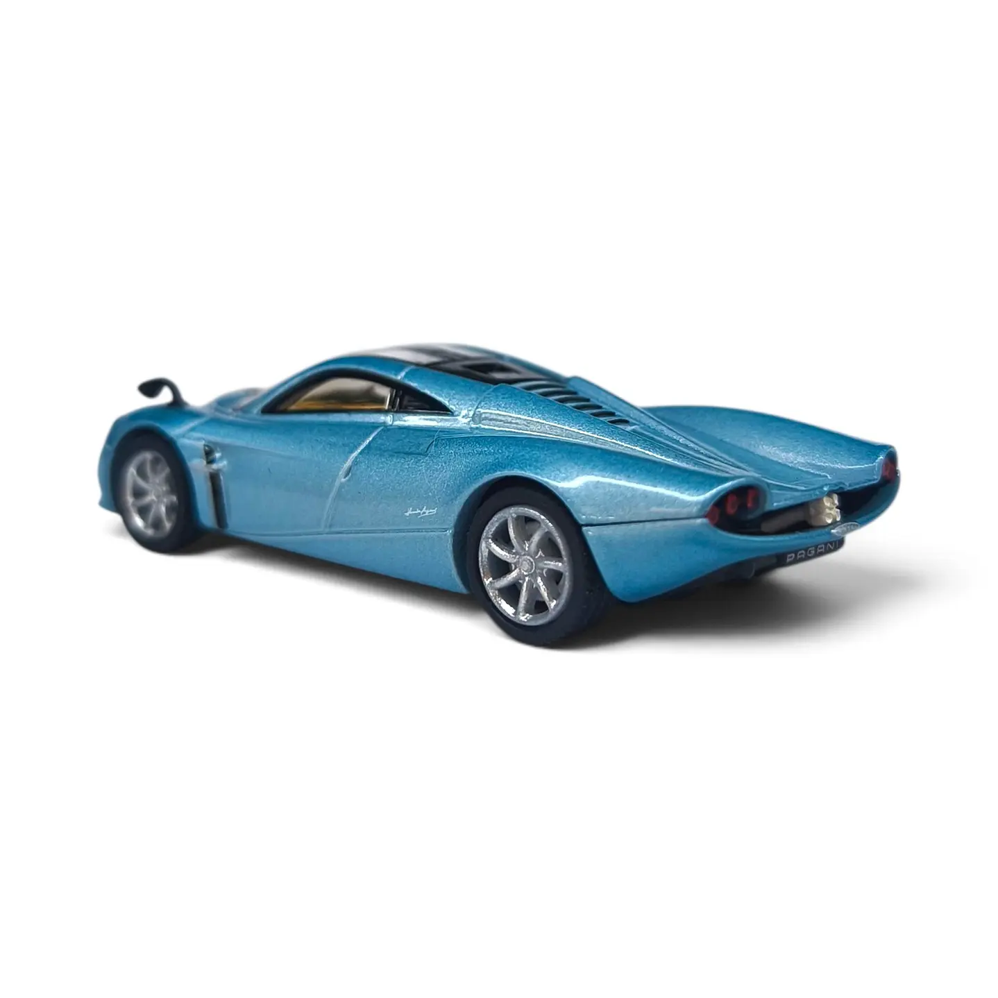 Pagani Huayra Codalunga A Escala 1:64 4