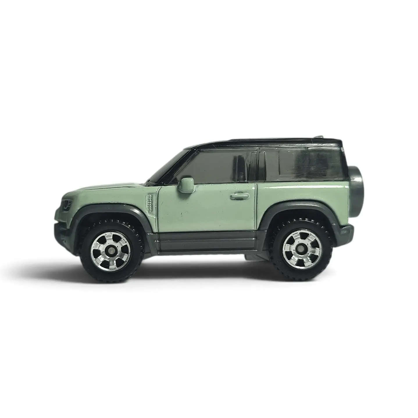 Land Rover Defender 2020 A Escala 1:64 3