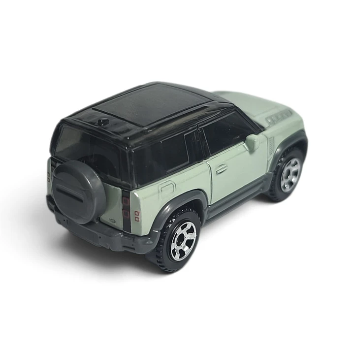 Land Rover Defender 2020 A Escala 1:64 6