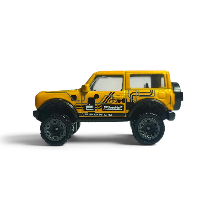 Ford Bronco 2021 A Escala 1:64 3