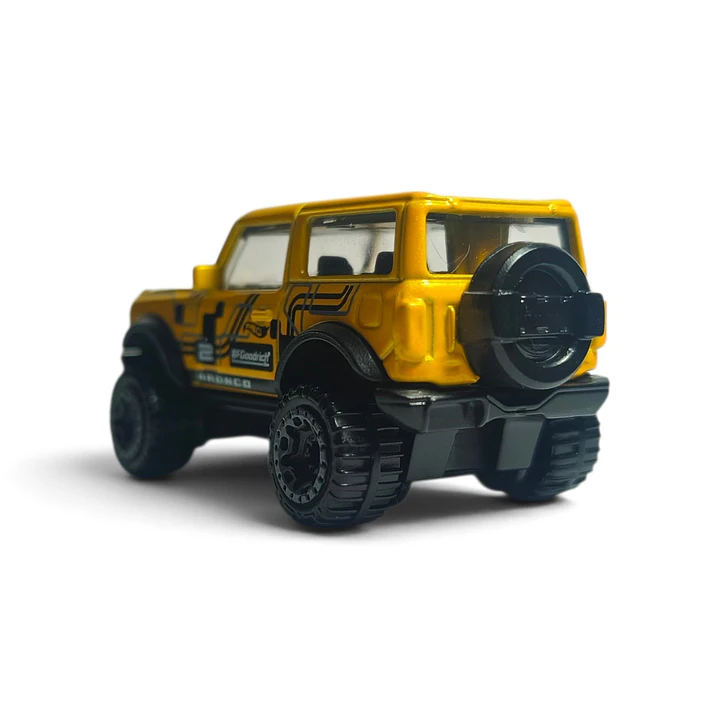 Ford Bronco 2021 A Escala 1:64 4