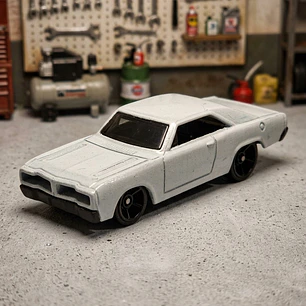 Dodge Charger 1974 A Escala 1:64
