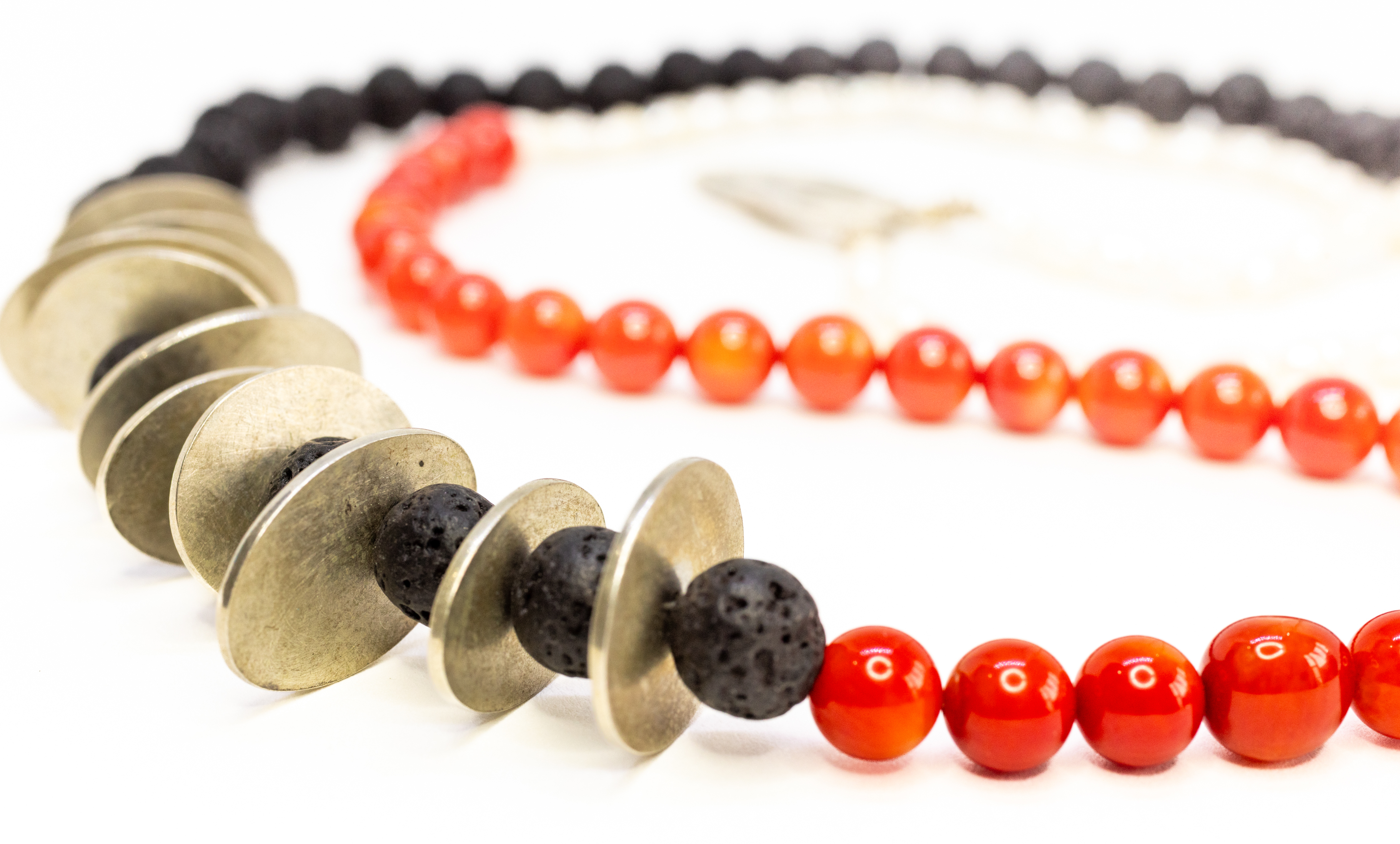 Collar Coral y Perlas de Río