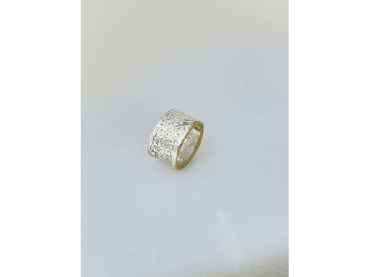 Anillo Plata 950 texturado envejecido y con bordes de bronce 1