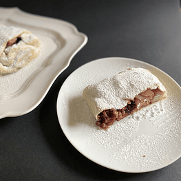 Strudel de manzana y frutos rojos