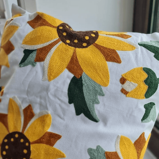 Funda Cojin Blancas Girasol Bordadas 45x42 5