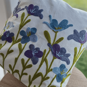 Funda Bordada Moradas Y Celeste Tuilipan 45x42