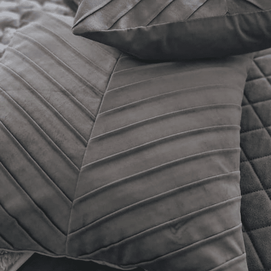 Funda Cojin Gris Lineas 43 X 40  3