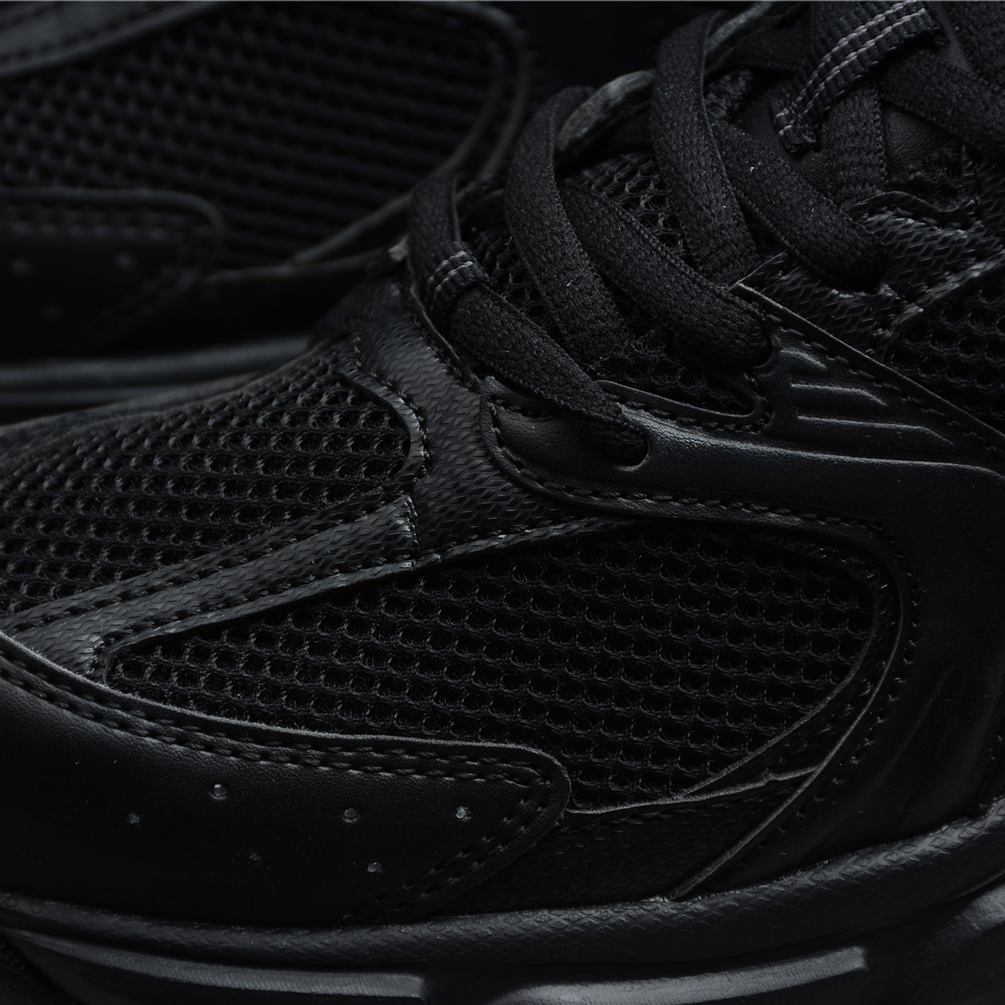 New Balance 530 Triple Black 6