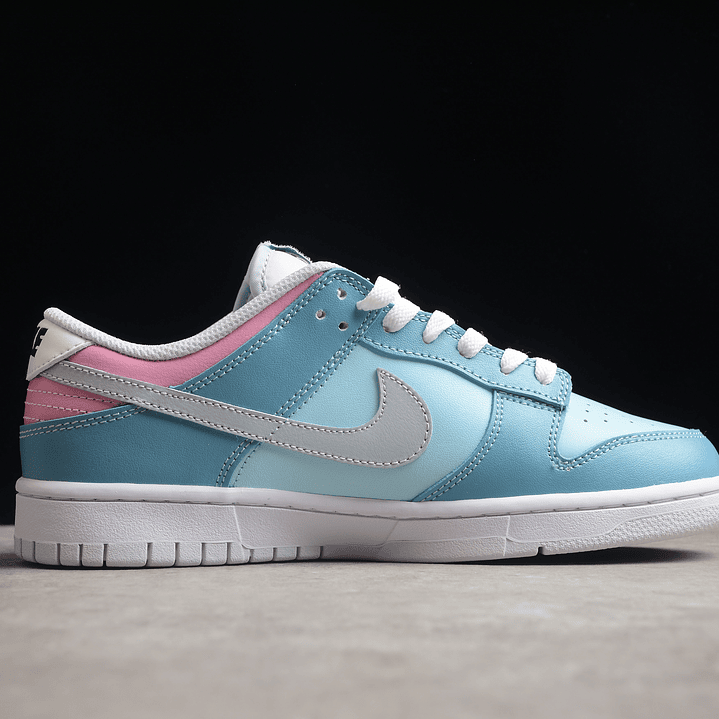 Dunk Low Blue Grey Pink 2