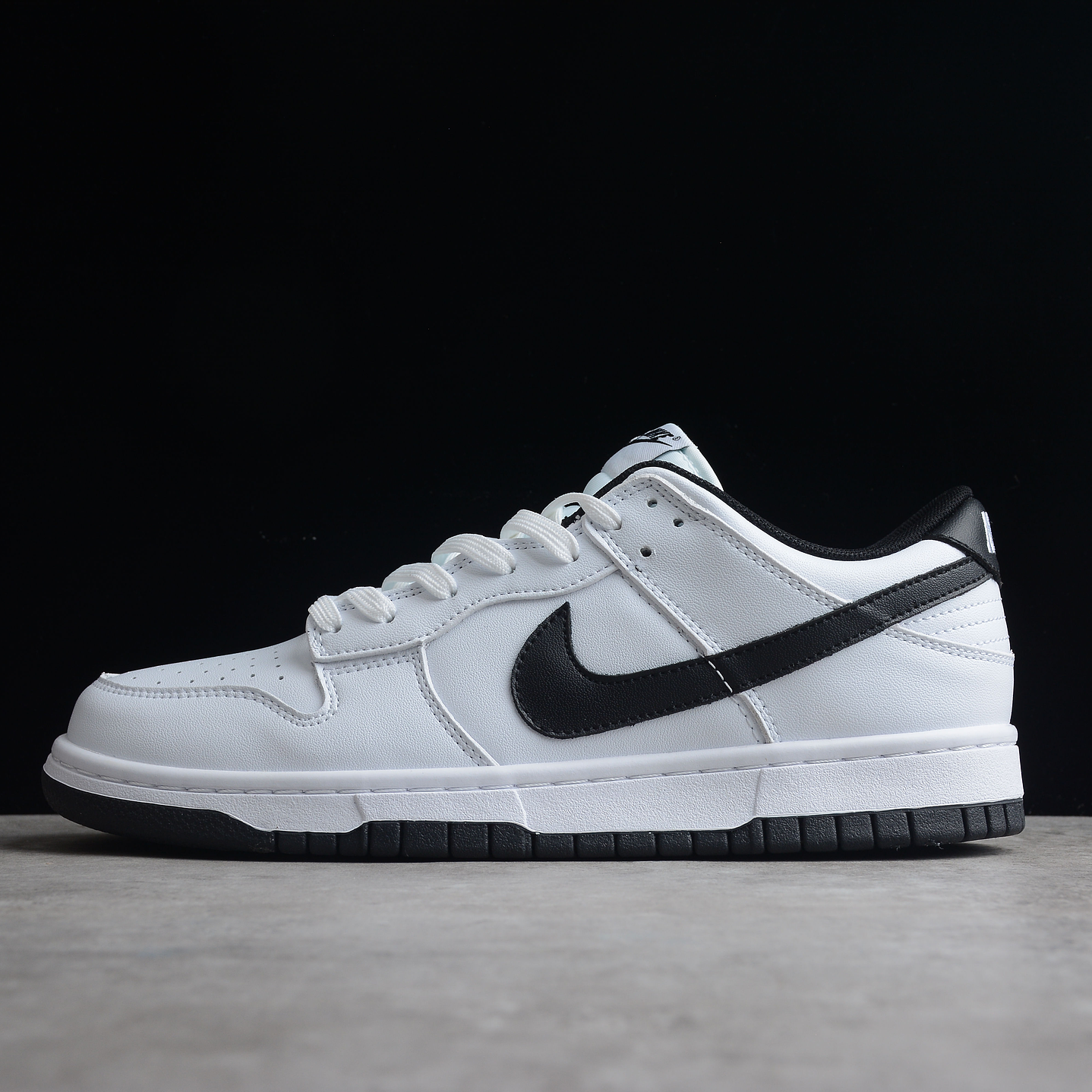 Dunk Low White & Black 1