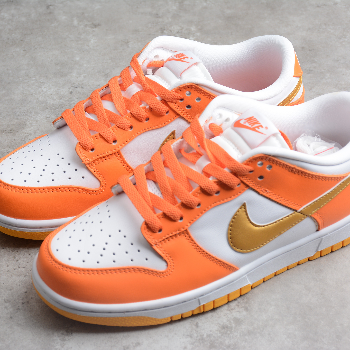 Dunk Low University Gold 5