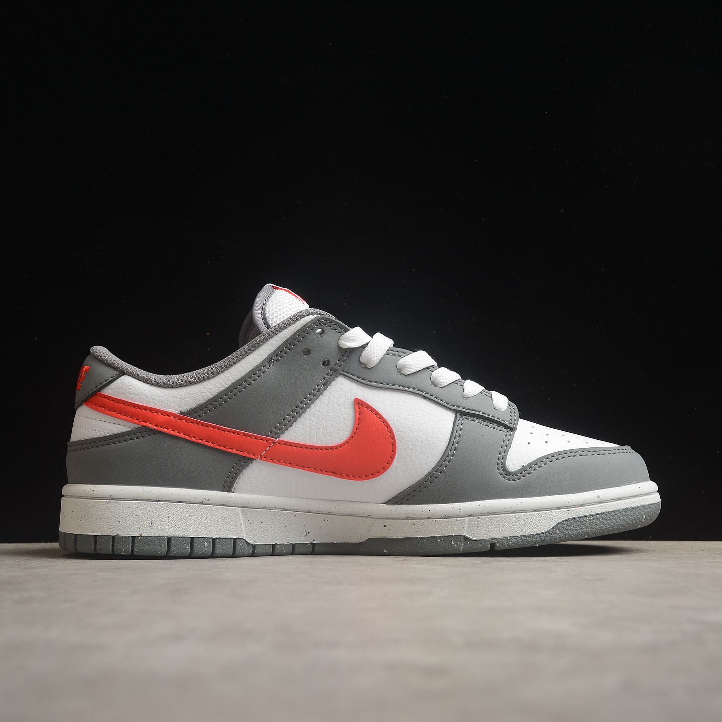 Dunk Low Next Nature Smoke Grey Light Crimson 2