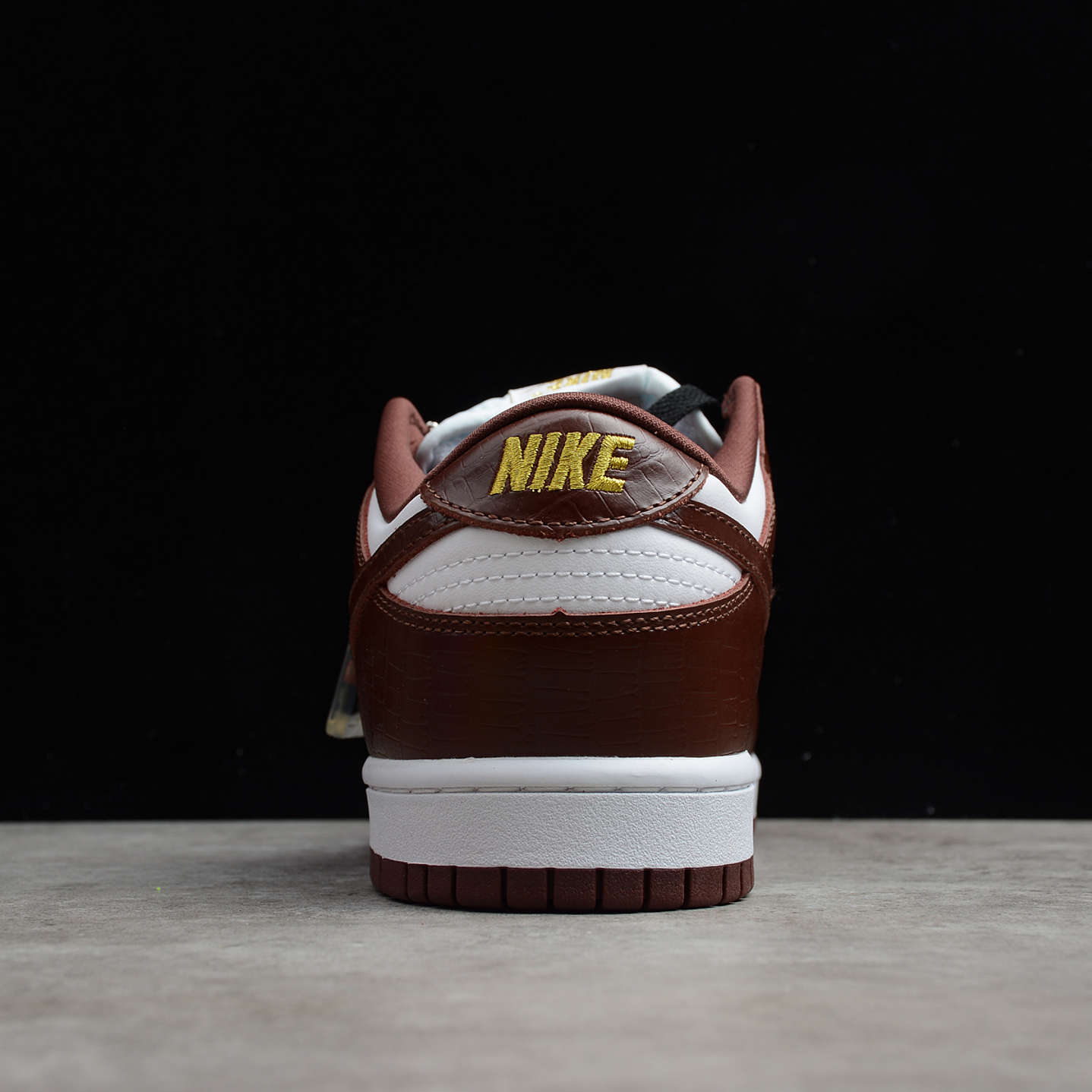 Dunk Low Supreme Stars Barkroot Brown 4