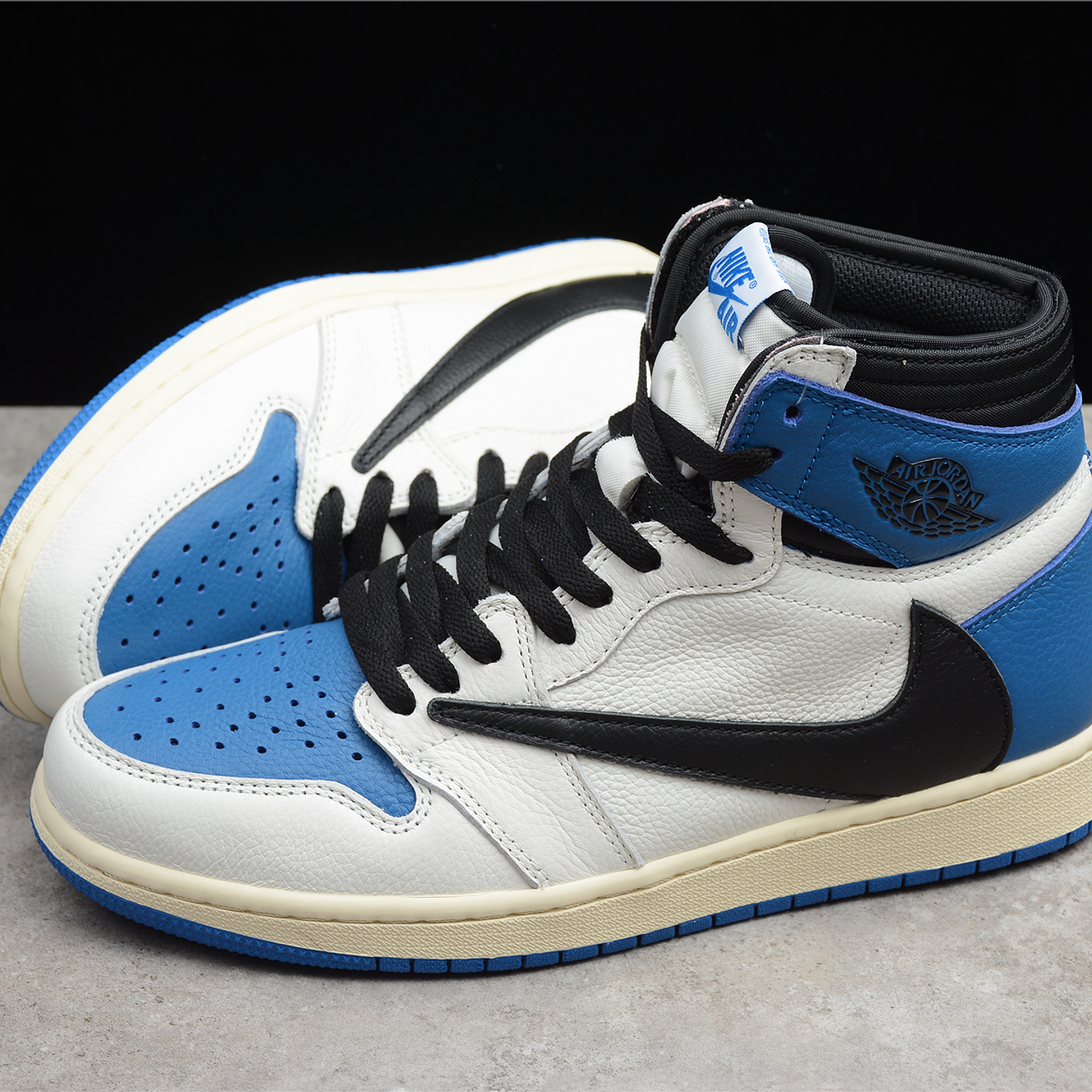 Jordan 1 High X Travis Scott X Fragment 2