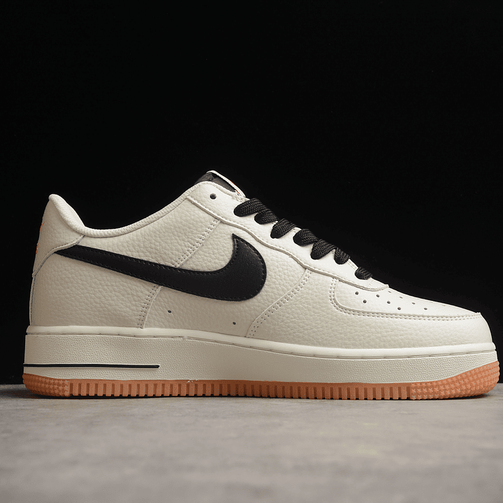 Air Force 1 Beige & Black 2