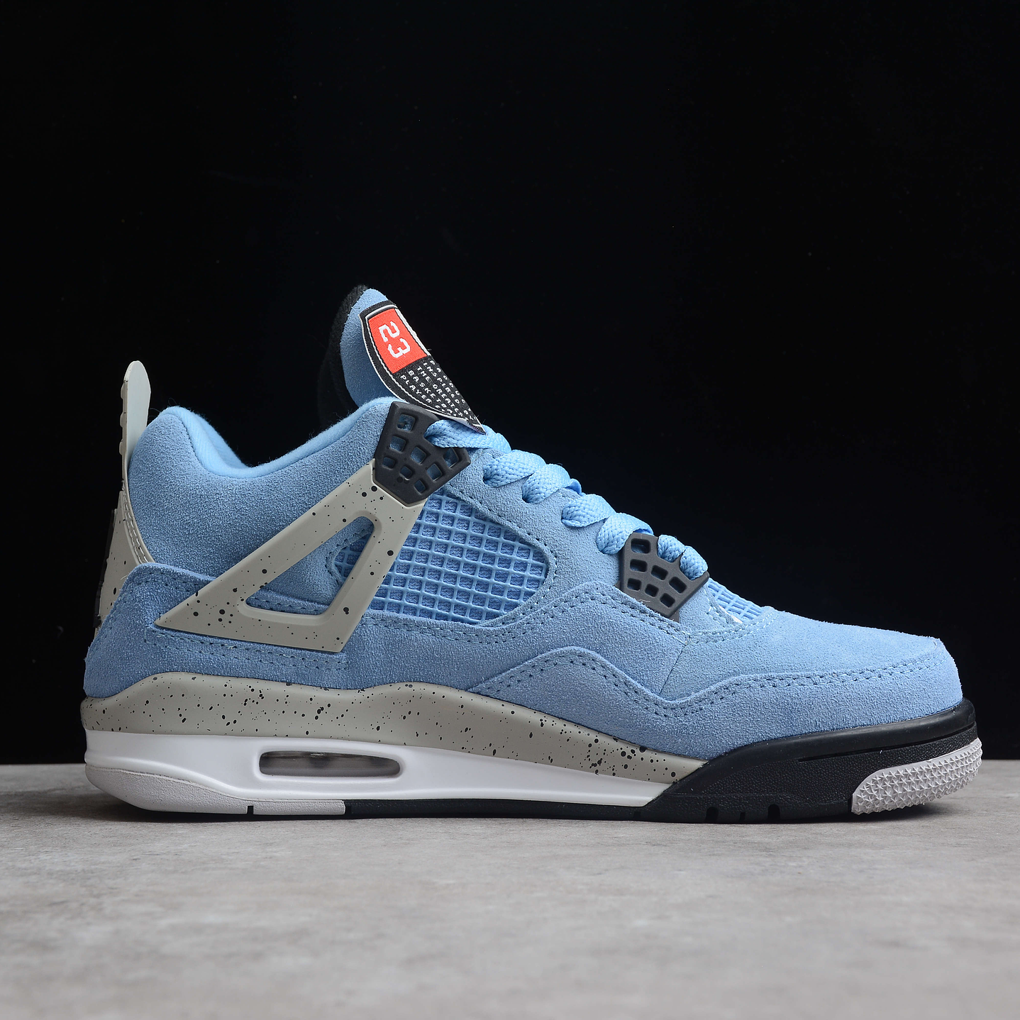 Jordan Retro 4 University Blue 2