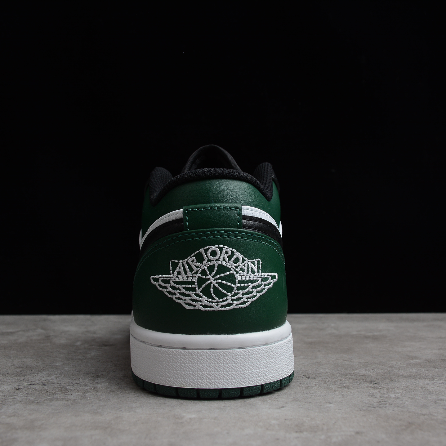 Jordan 1 Low Green Toe 3