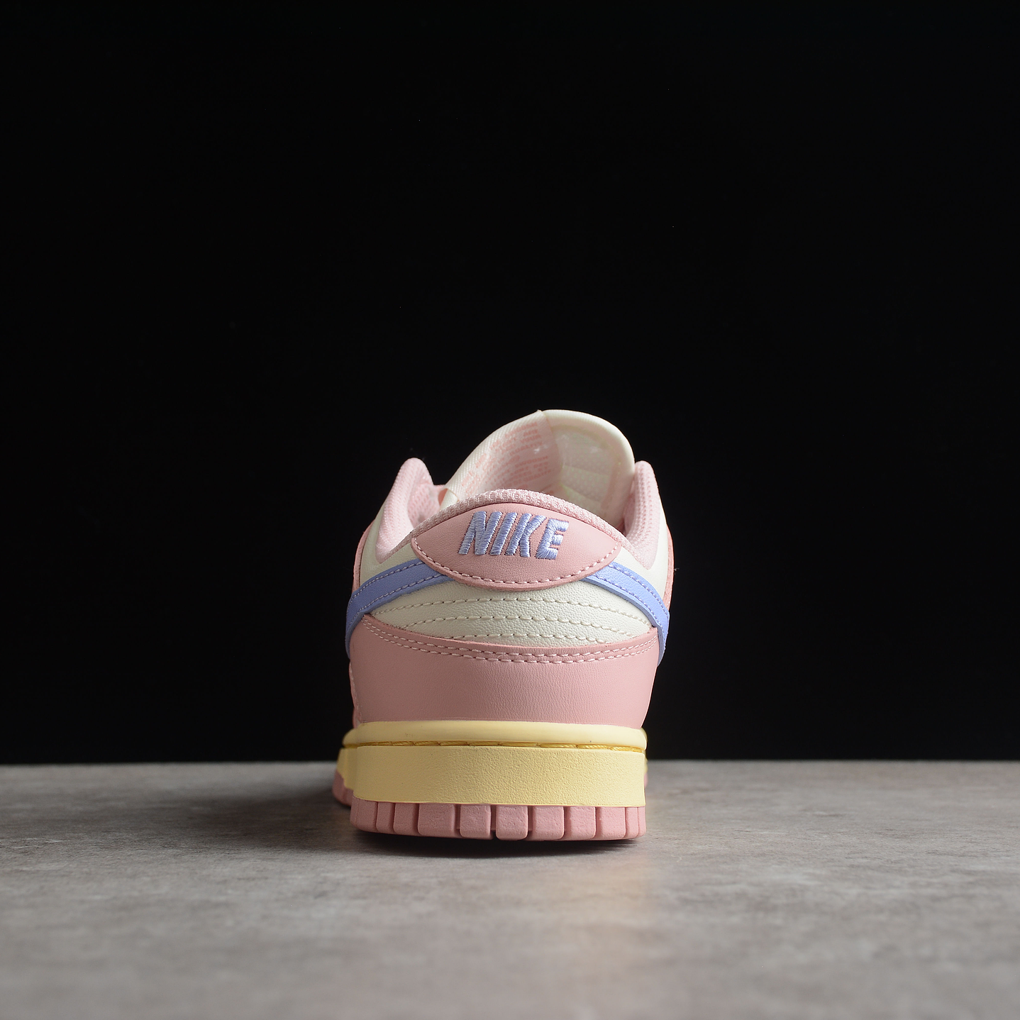 Dunk Low Pink Oxford 4