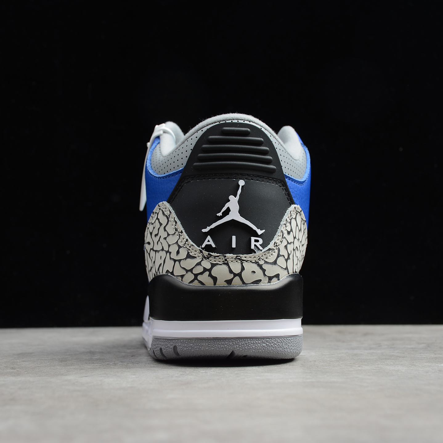 Jordan Retro 3 Varsity Royal 4