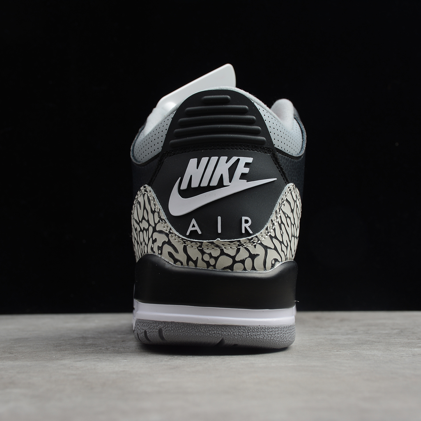 Jordan Retro 3 Black Cement 4