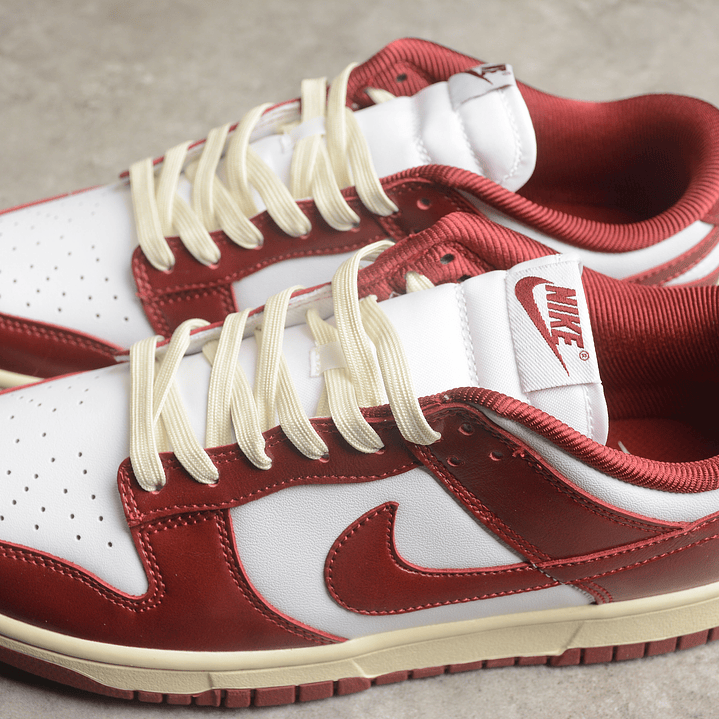 Dunk Low Vintage Team Red 5