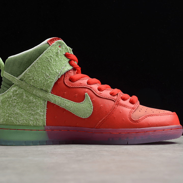 Dunk High Strawberry Cough 2